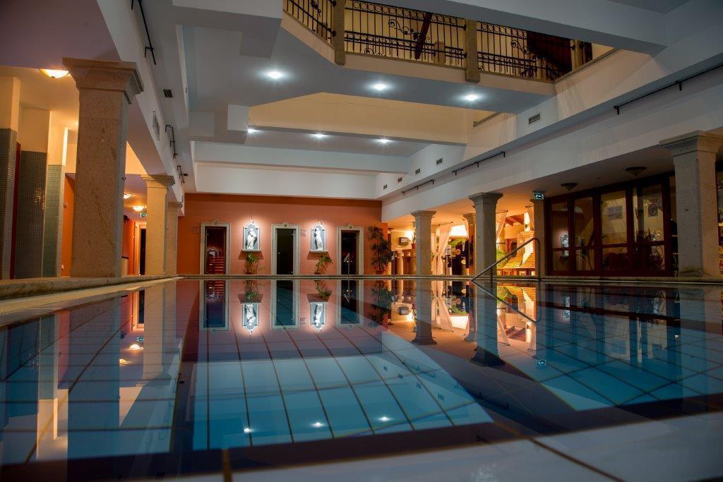 Egri Korona Borhaz Es Wellness Hotel Demjen Exterior photo