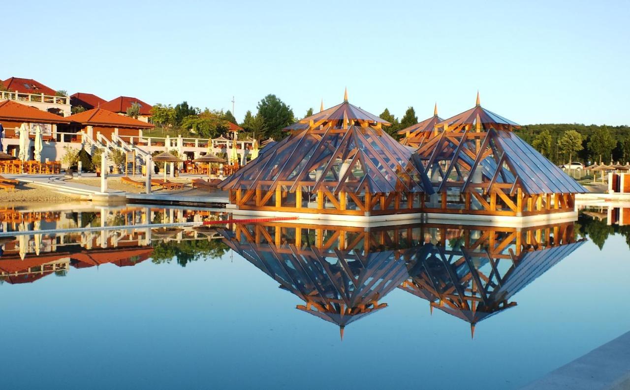 Egri Korona Borhaz Es Wellness Hotel Demjen Exterior photo