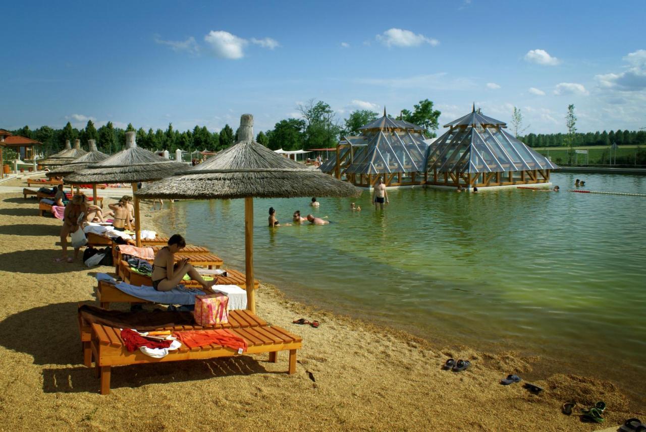 Egri Korona Borhaz Es Wellness Hotel Demjen Exterior photo